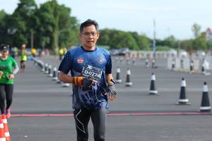 BIB: 0774
                            <button type="button" onclick="openModal(5247158)" class="btn btn-primary btn-sm float-right btn-popup" data-toggle="modal" data-target=".modal-high-quality">
                        <i class="fas fa-shopping-cart"></i> Add to Cart
                    </button>
                                            <button type="button" onclick="isThisMe(5247158, true)" class="btn btn-success btn-sm float-right btn-popup btn-isme hidden" data-toggle="tooltip" data-placement="bottom" title="นี่คือรูปของคุณใช่ไหม คลิกที่นี่เพื่อเอาเข้าอัลบั้ม">
                        <i class="fas fa-plus"></i> Add to album
                    </button>
                    <button type="button" onclick="isThisMe(5247158, false)" class="btn btn-warning btn-sm float-right btn-popup btn-isnotme hidden">
                        <i class="fas fa-ban"></i> Remove from album
                    </button>